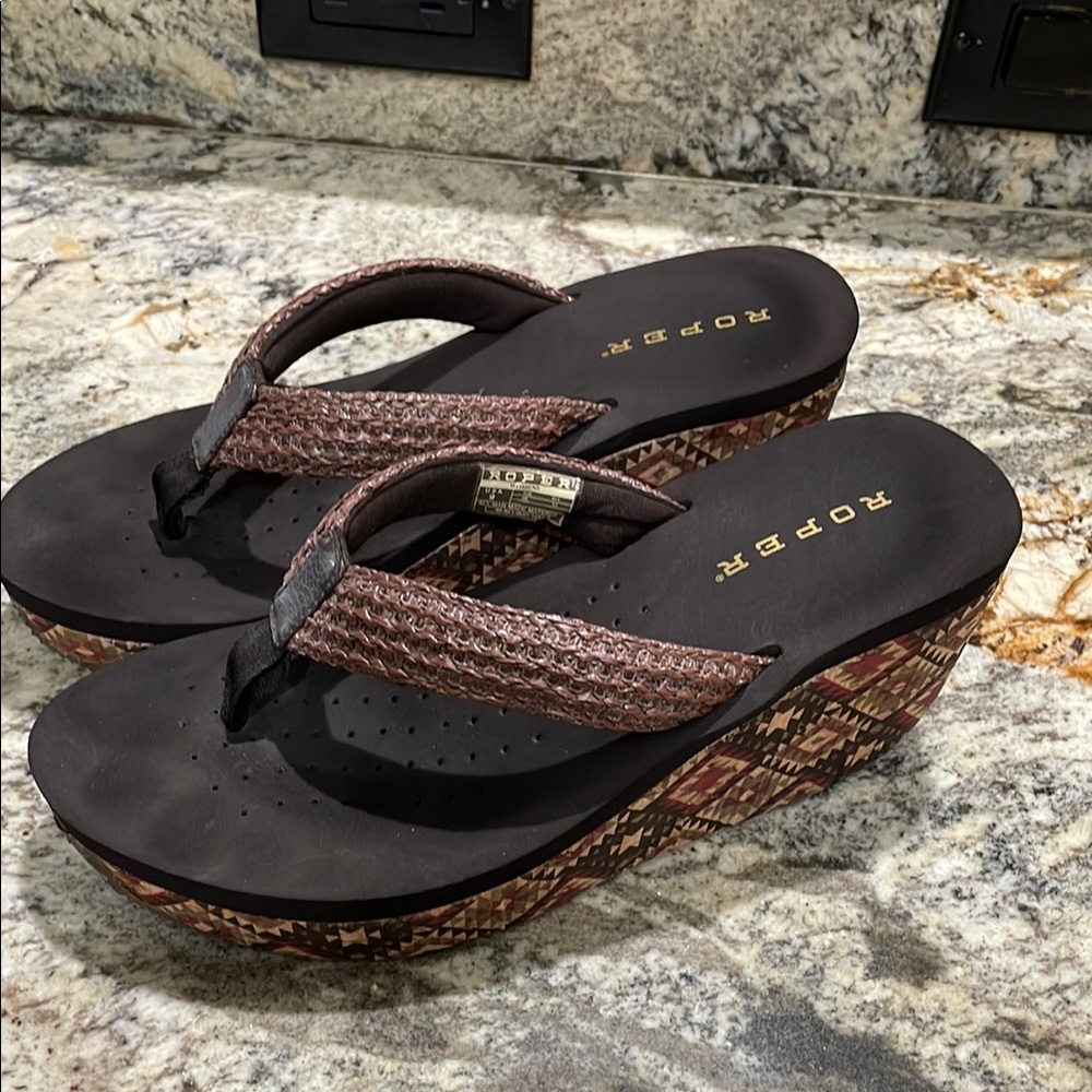 Roper Women's Brown Wedge Sandals size 9